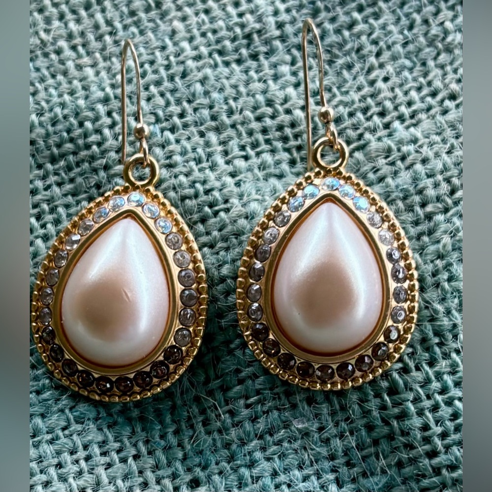 Dramatic Teardrop Earrings by Brighton Collectible - Picture 3 of 3